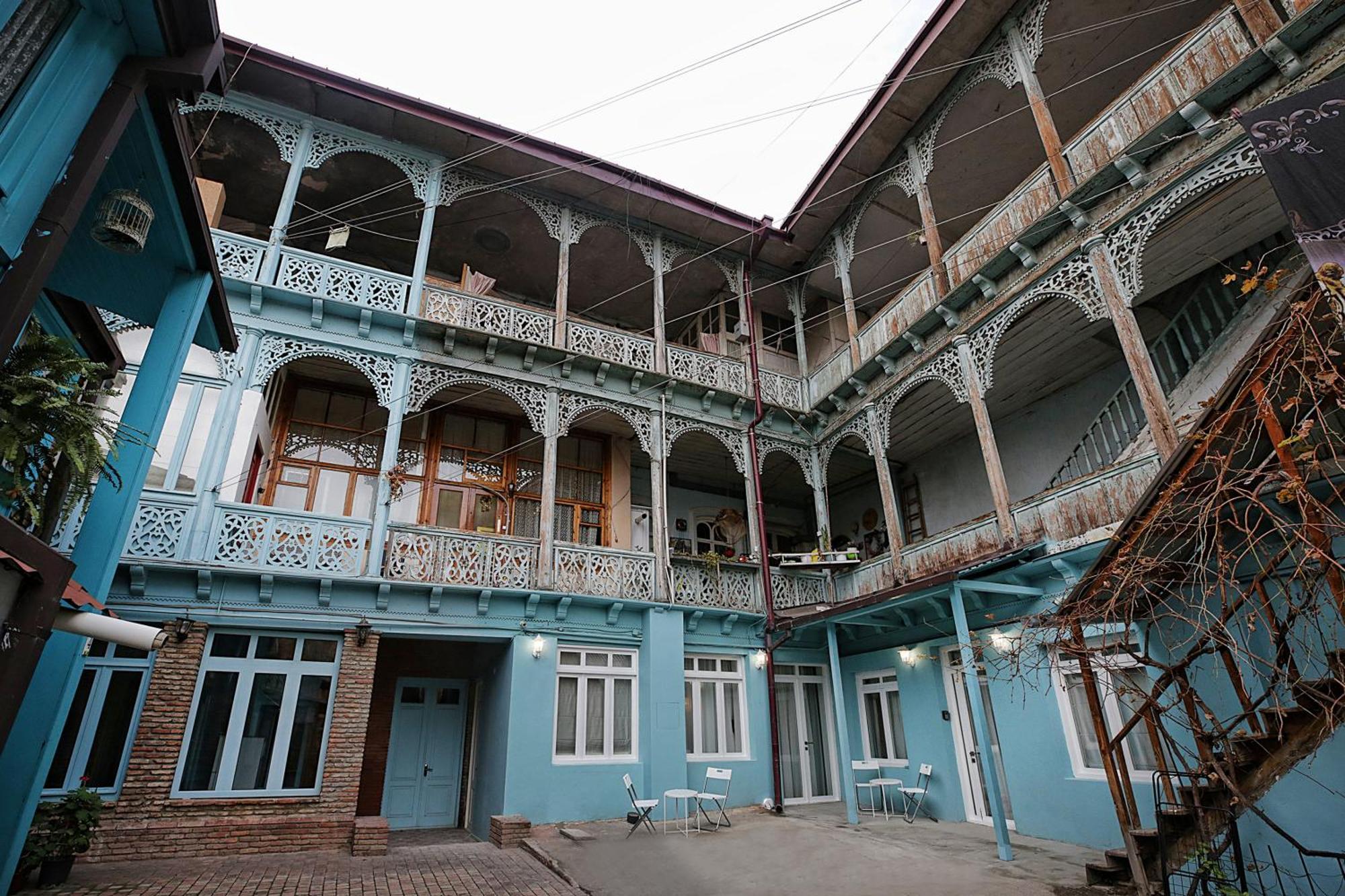 Eva'S Pavaroti Tbilisi Exterior photo